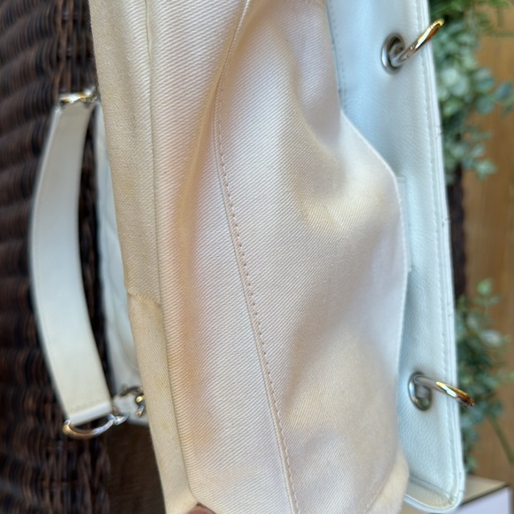 CHANEL WHITE CAVIAR PETITE SHOPPING BAG - Picture 8 of 9